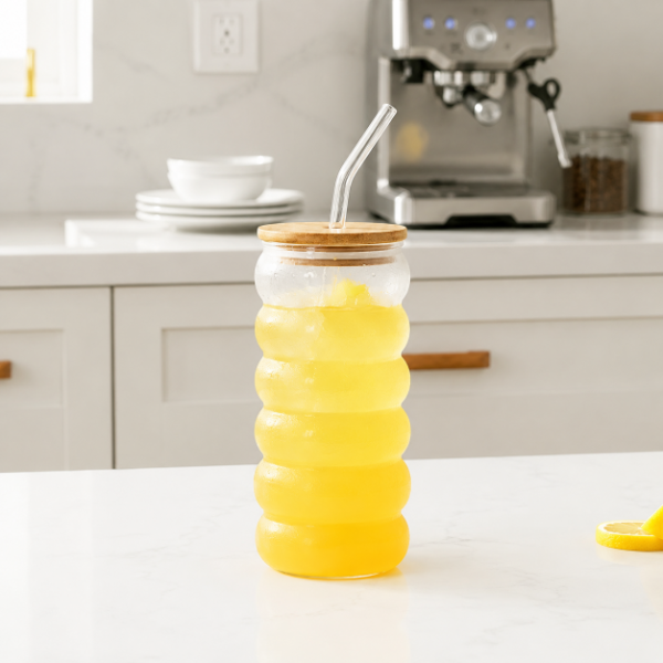 Producto - Vaso de vidrio ondulado con sorbete y tapa bambu