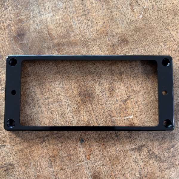 Producto - Marco Humbucker 7 cuerdas Modelo 96 Negro por unidad - 2