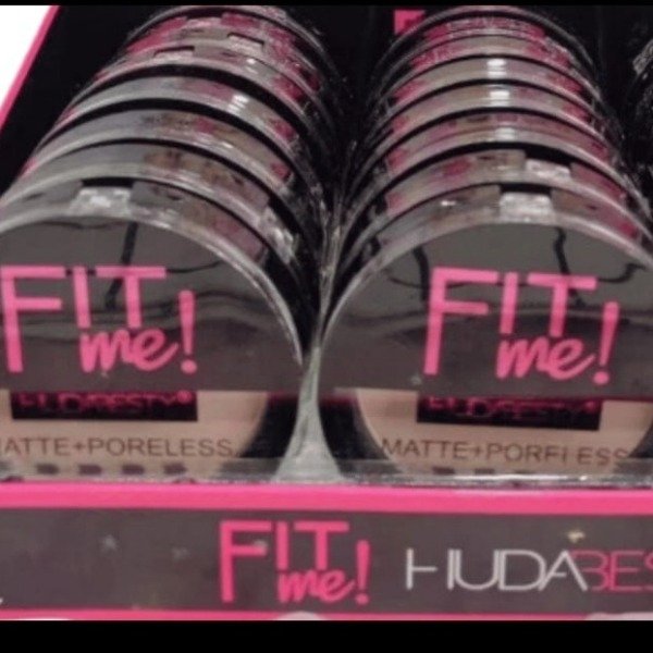Producto - BASE EN POLVO FIT ME HUDABEAUTY