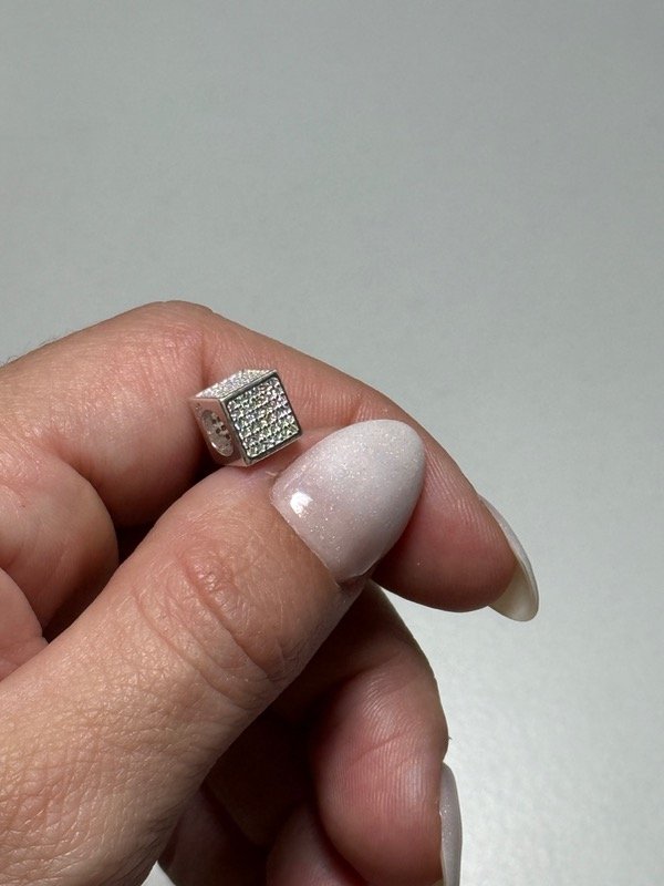 Producto - Dije para Pandora cuadrado con piedras blancas - 0