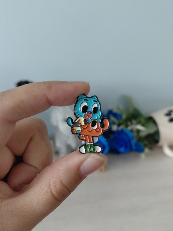 Producto - Pin metalizado - El increíble mundo de Gumball #0433