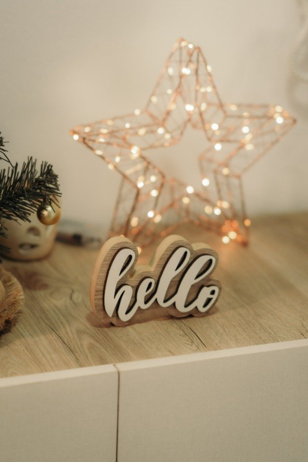 Producto - Palabra Hello con relieve