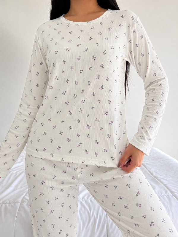 Producto - Pijama morley blanco c/lila