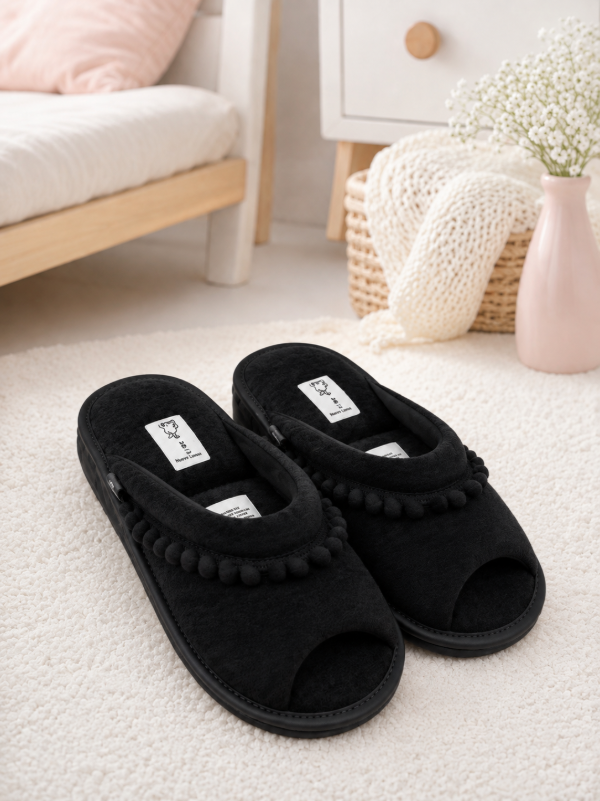 Producto - Conjunto camisón lactancia y batita. BLANCO/NEGRO/GRIS + Pantuflas - 10