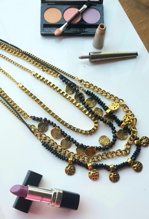 Producto - Colgante Dorado Y Negro