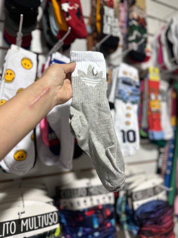 Producto - Adidas gris