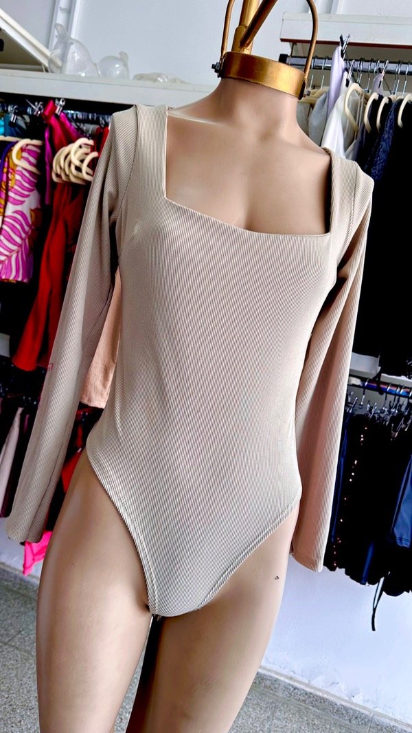 Producto - BODY ESCOTE CUADRADO MANGA LARGA MORLEY BEIGE