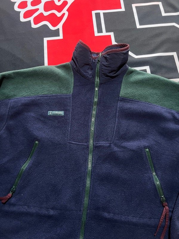 Producto - Campera Columbia polar. Talle XL de mujer, va para L de hombre.