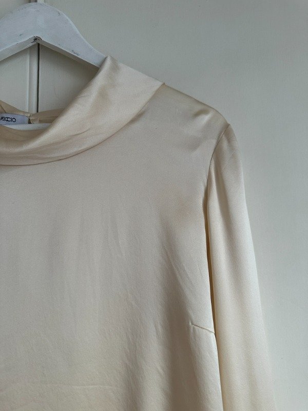 Producto - Blusa de seda color manteca Talle 2