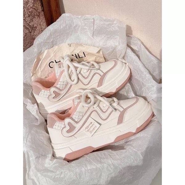 Producto - Zapatilla rosa  con corazón