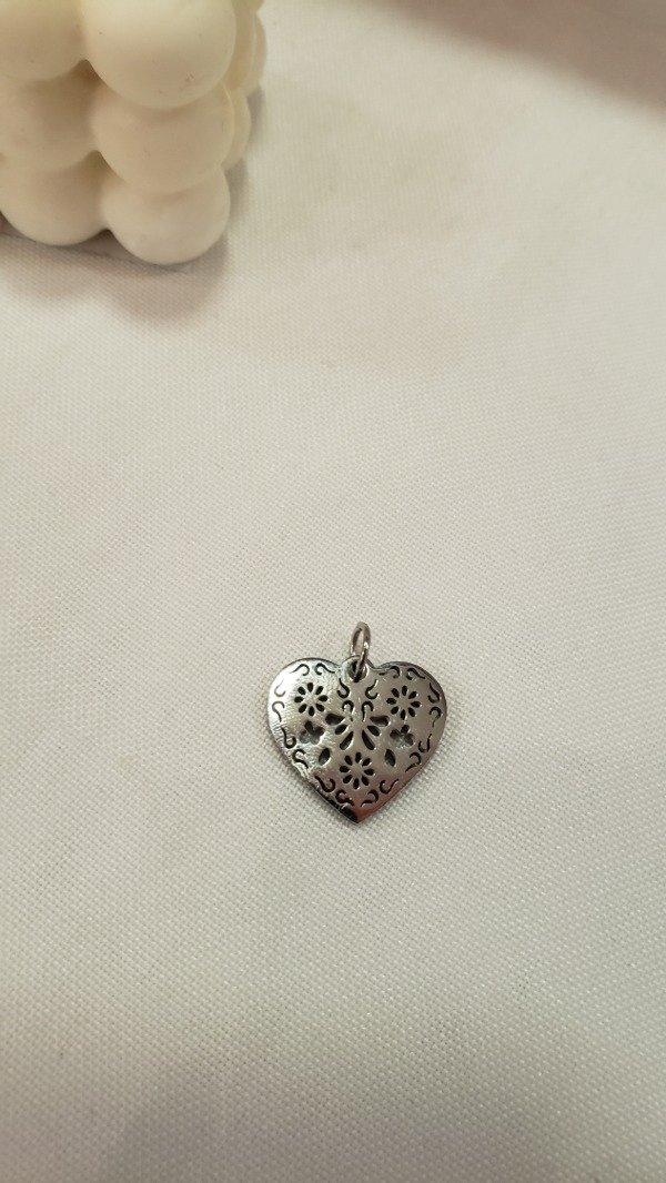 Producto - Dije corazon detalles