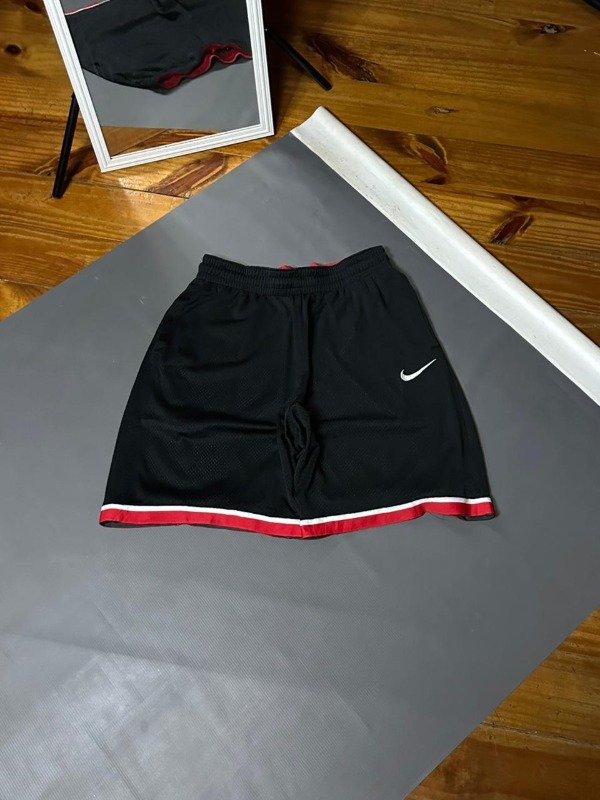 Producto - NIKE BASKETBALL SHORT (L)