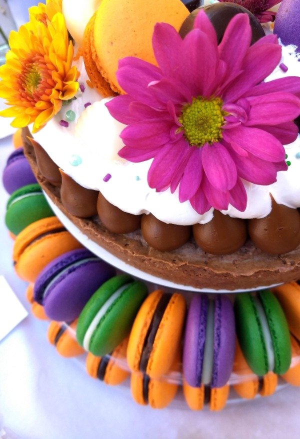 Producto - Brownie con Torre de Macarons P/20 porc. LEER DESCRIPCIÓN - 0