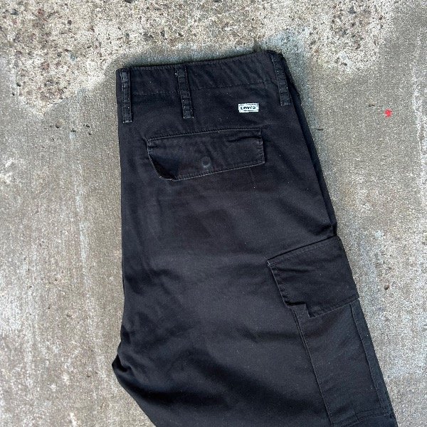Producto - Bermuda cargo negra - Levis T32