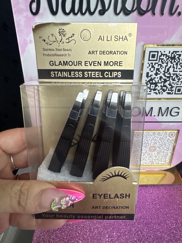 Producto - Pinza para depilar color negra x unid