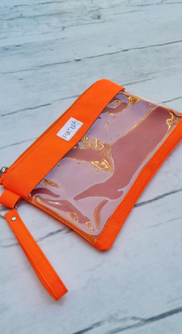 Producto - Neceset sobre pilar naranja fluor