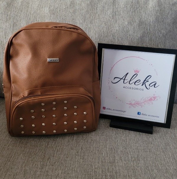 Producto - Mochila ecocuero color camel
