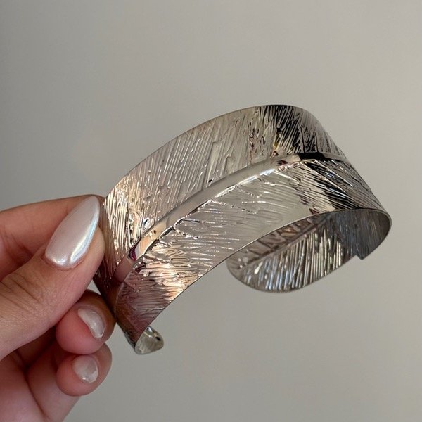 Producto - Brazalete plateado XXIII