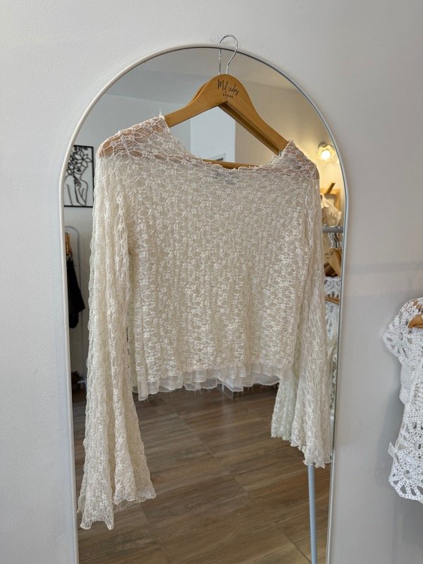 Producto - Blusa Nerea Beige encanje-Mangas Oxford