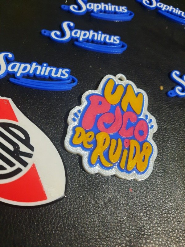 Producto - Llavero UN POCO DE RUIDO