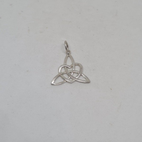 Producto - Dije nudo de la trinidad