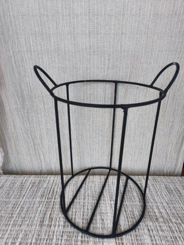 Producto - CAnasto hierro grande