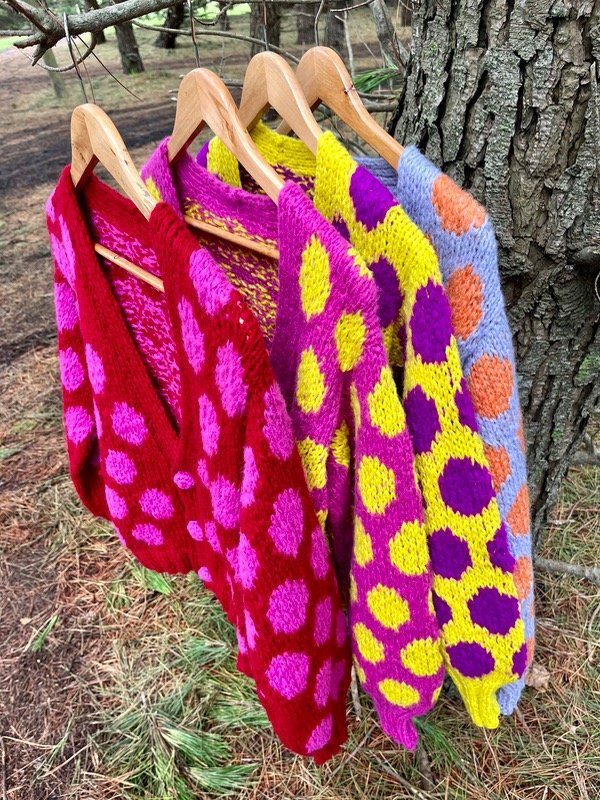 Producto - Cárdigan Lunares Lima y Magenta