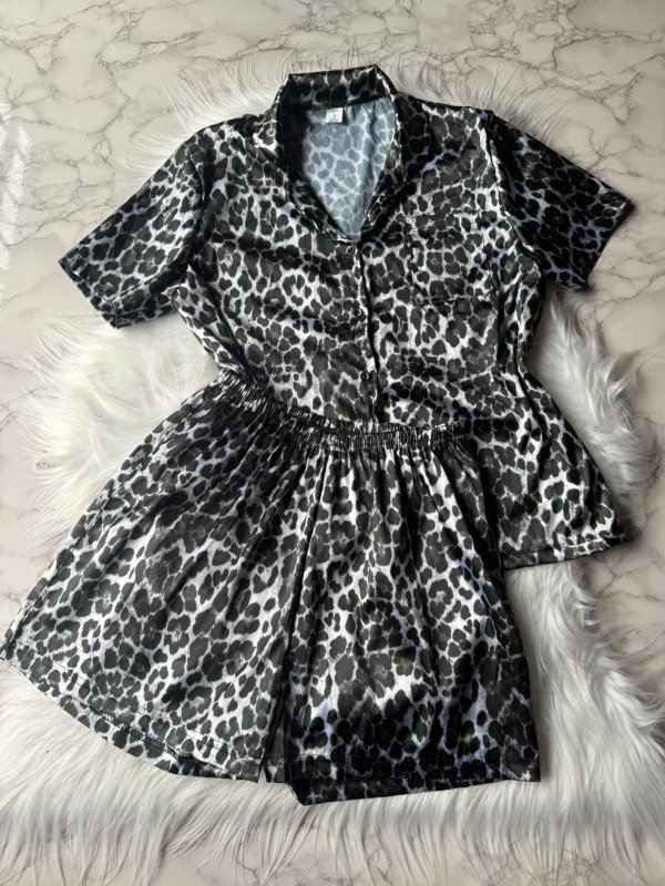 Producto - Pijama camisero animado de saten - Print Oscuro