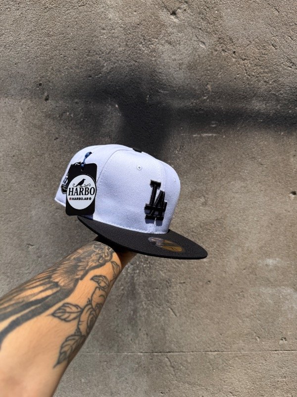 Producto - Gorra cerrada white LA