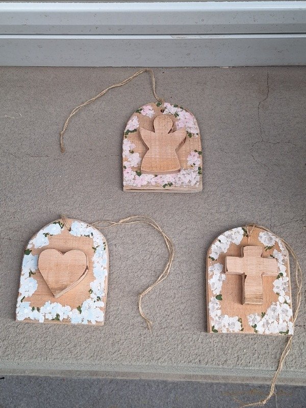 Producto - Medallón de madera con flores - 1