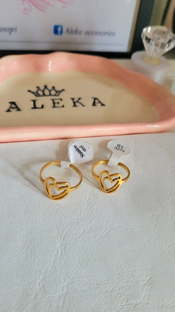 Producto - Anillo doble corazón (talle 18-19)de acero dorado - 2
