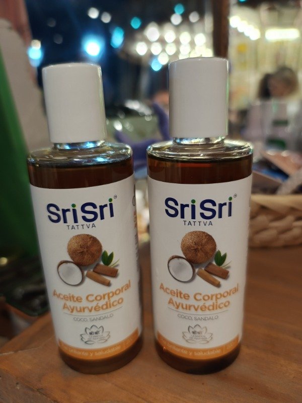 Producto - Aceite Corporal Ayurvédico Coco Sándalo - Sri Sri -