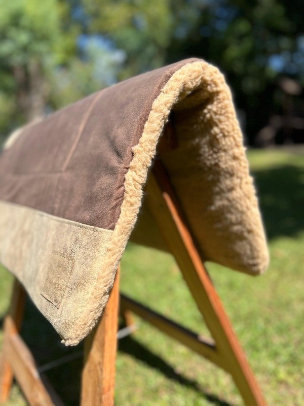 Producto - Mandil Barrilero - Pana Marrón - laterales beige