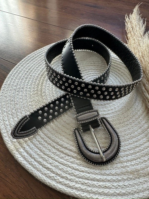 Producto - Cinto negro con relieve y puntera