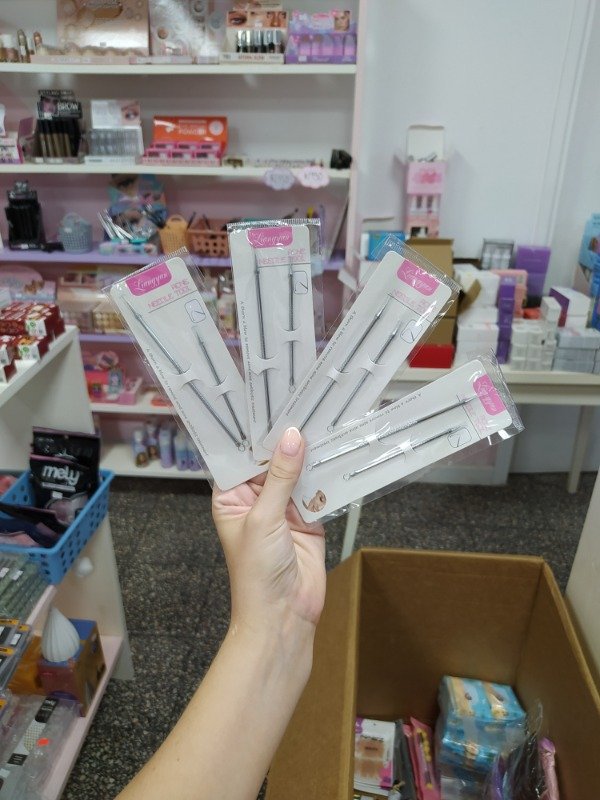 Producto - Aguja para puntos negros doble