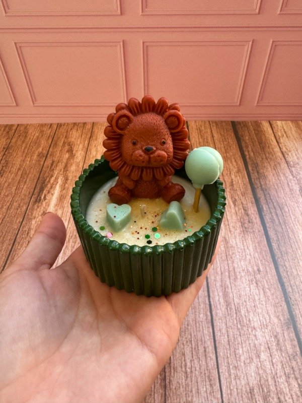 Producto - Souvenir león con maceta