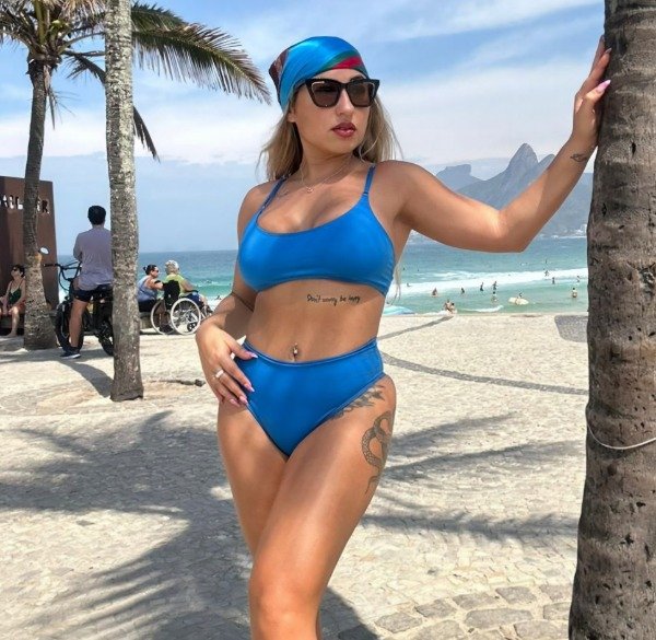 Producto - Bikini top y less tiro alto - 85 al 100