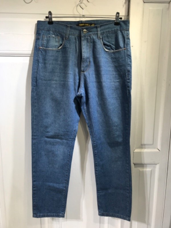 Producto - Jean TAUMEB azul recto- Talle 42- PRECIO: 30x
