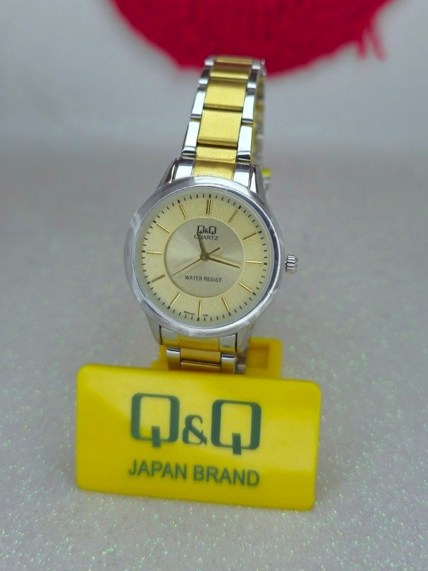 Producto - Roloj mujer dorado