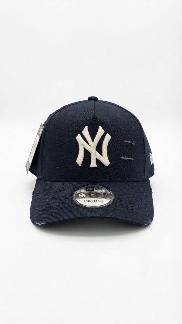 Producto - Ny curva con rotura color negro logo caqui regulable