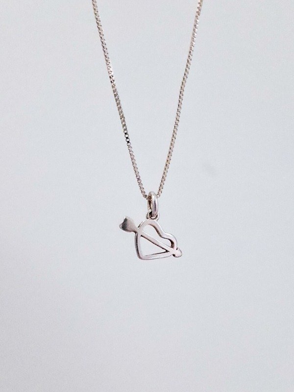 Producto - Dije Mini Corazón Calado y Flecha