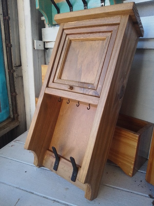 Producto - Porta llaves, perchero y organizador de pared con gabinete