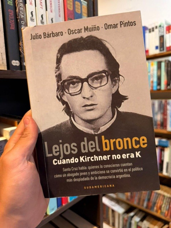 Producto - Lejos del bronce (Julio Barbaro-Oscar Muñoz-Omar Pintos)
