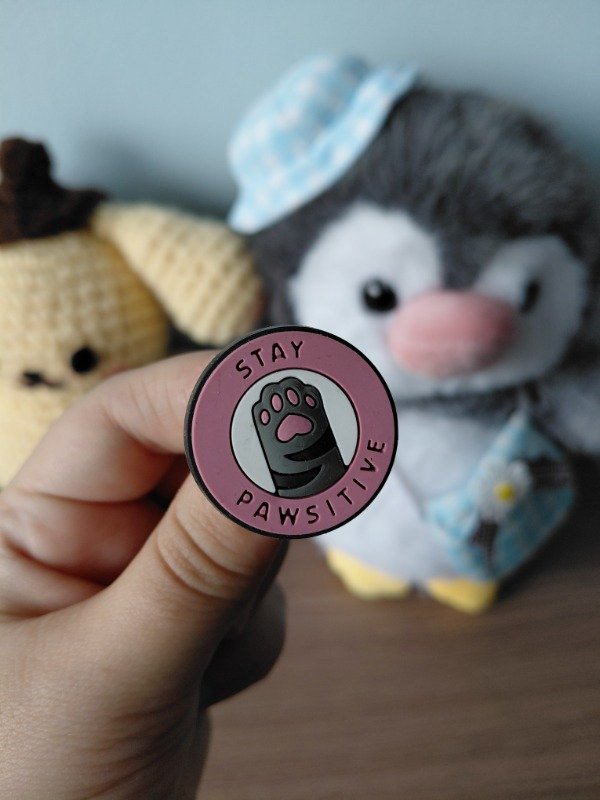 Producto - Pines para ropa - Stay Pawsitive