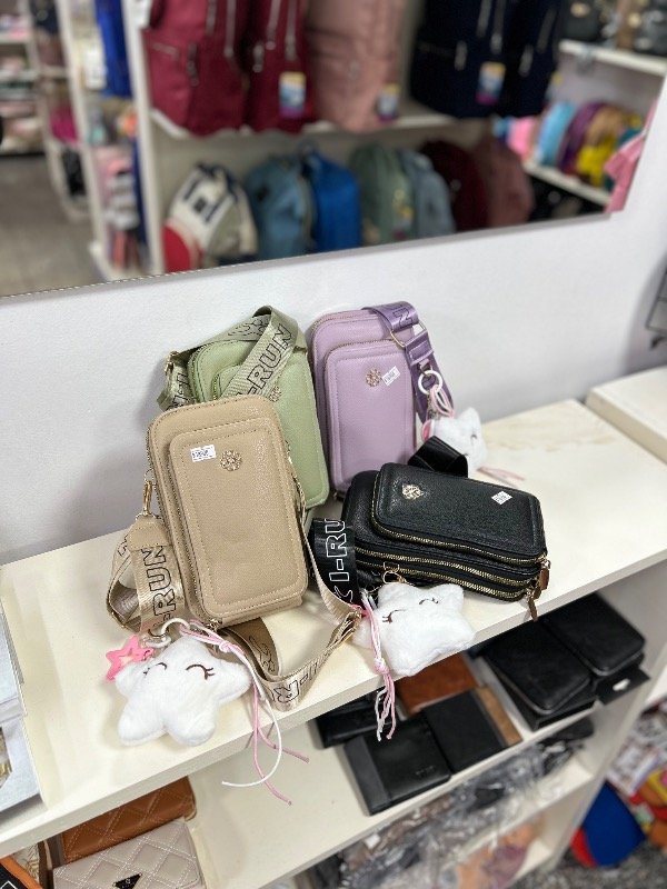 Producto - Cartera bandolera con llavero de peluche estrella - 2