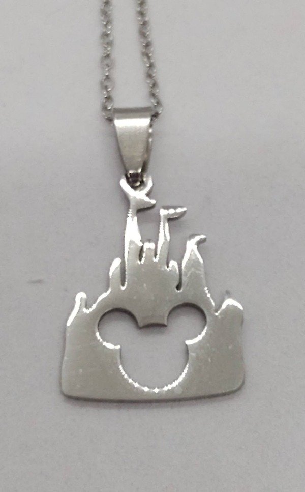 Producto - Dije de castillo con silueta de Mickey