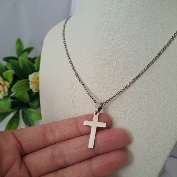 Producto - Dije o Collar Cruz Fina 16 x 25 mm  Código: 000550