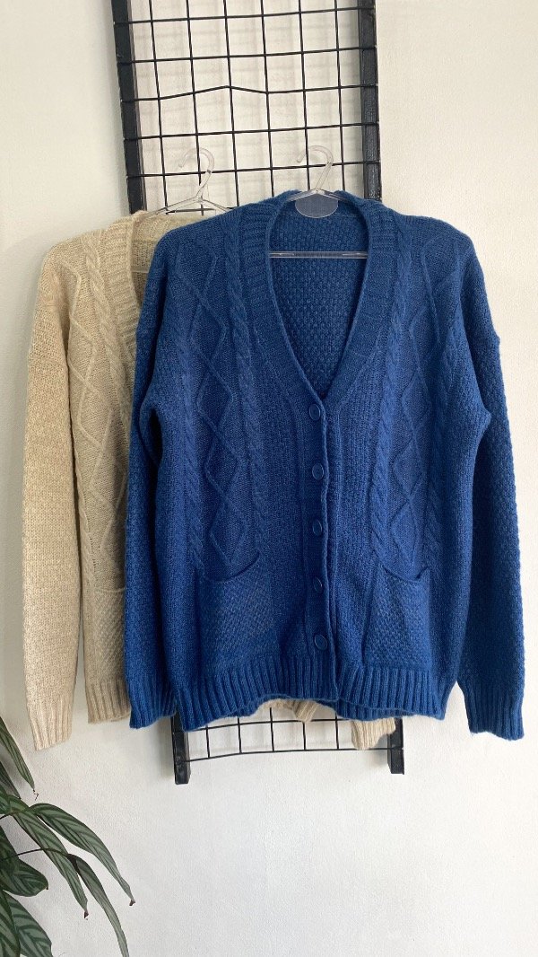 Producto - Cardigan largo - Precio 33.500 efectivo/transferencia.