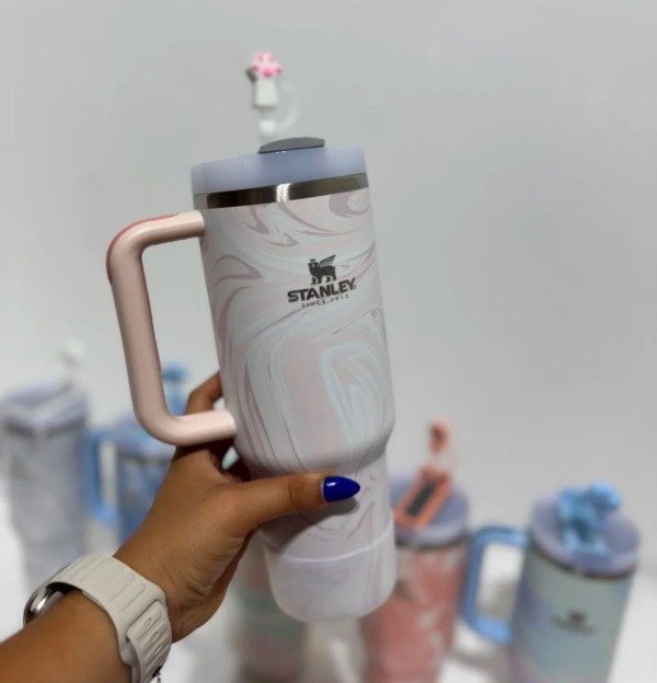 Producto - Quencher AAA Batik Pink Edition (Con cubre sorbete y base con glitter de regalo)