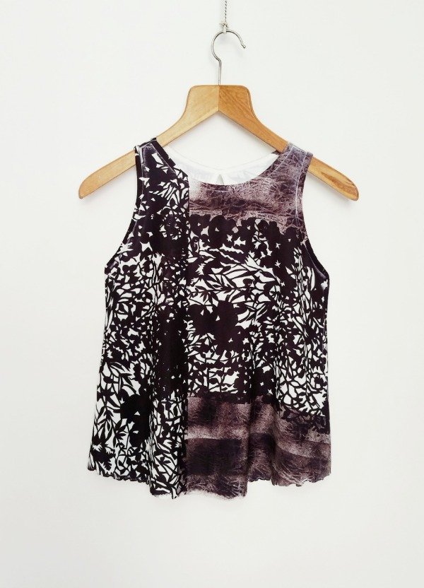 Producto - Blusa Pasión -estampa Enredadera y textura en negro-